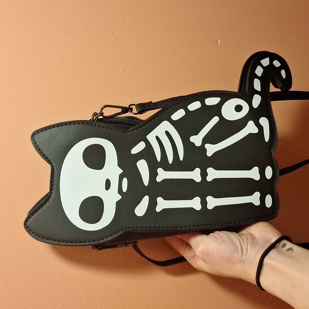 Skeleton cat bag